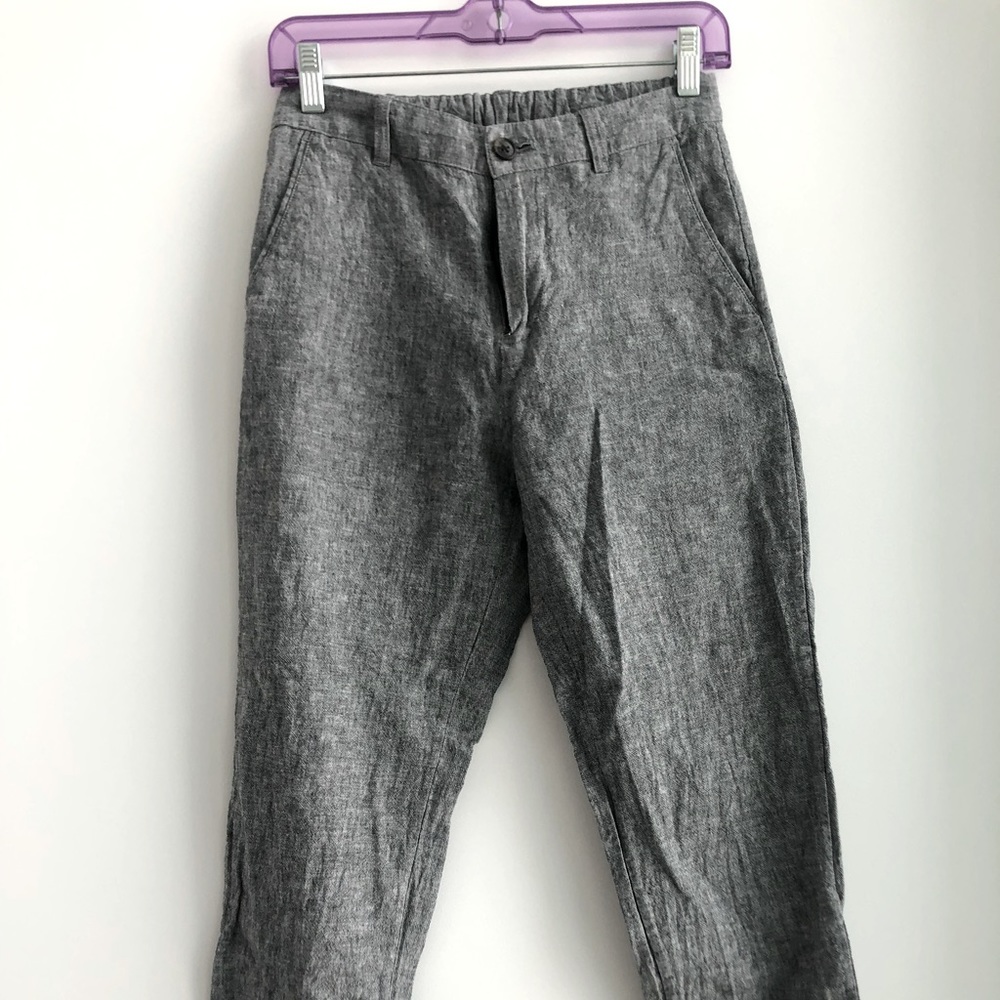 Uniqlo grey linen pants. Drawstring with button and zipper.